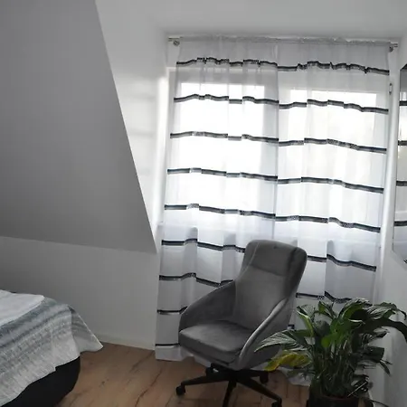 Neubau, Luxus, 3-zi Wohn Fuer Kaffeegeniesser Apartment