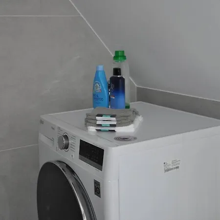 Neubau, Luxus, 3-zi Wohn Fuer Kaffeegeniesser *